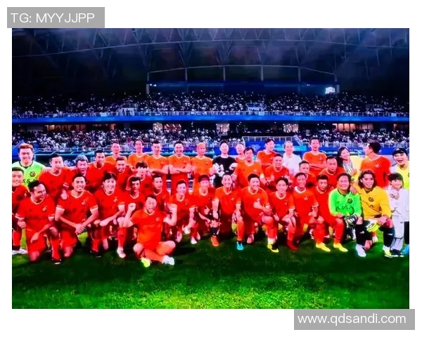 足球明星菲萝的精彩瞬间与赛场风采全景展示 足球明星菲萝的精彩瞬间与赛场风采全景展示