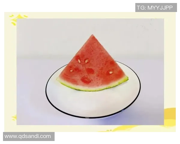 足球明星西瓜创意图片大集合让你领略足球与夏日清凉的完美结合 足球明星西瓜创意图片大集合让你领略足球与夏日清凉的完美结合