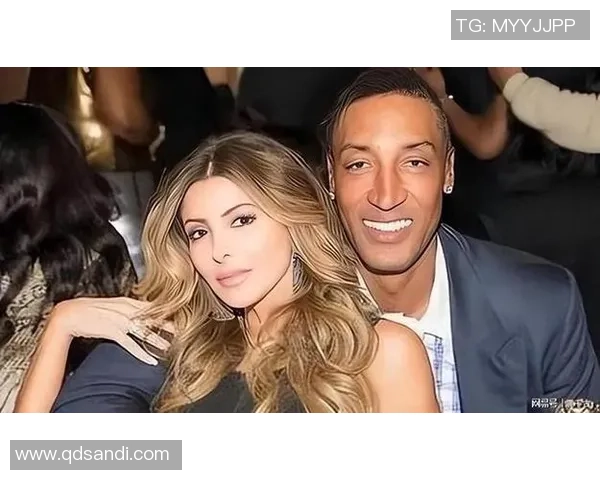 当足球明星邂逅绝世美女展开浪漫故事引发球迷热议与羡慕 当足球明星邂逅绝世美女展开浪漫故事引发球迷热议与羡慕