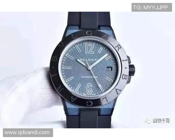 足球明星墨镜炫酷亮相引领时尚潮流尽显魅力风范 足球明星墨镜炫酷亮相引领时尚潮流尽显魅力风范